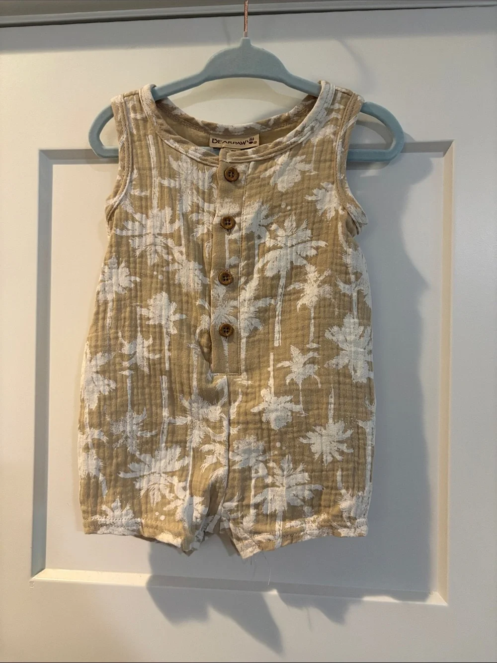 BearPaw Little Boy Tan Palm-Print Sleeveless Romper with Hat 3-6 Months